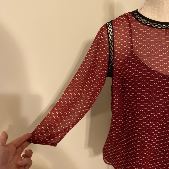 EUC Daniel Rainn Dk Red Chiffon Blouse w Lace Trim - Picture 2 of 9